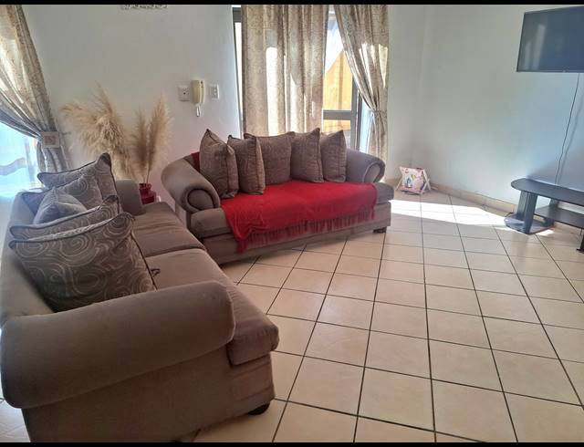 3 BEDROOM SECTIONAL TITLE FOR SALE IN GREENHILLS